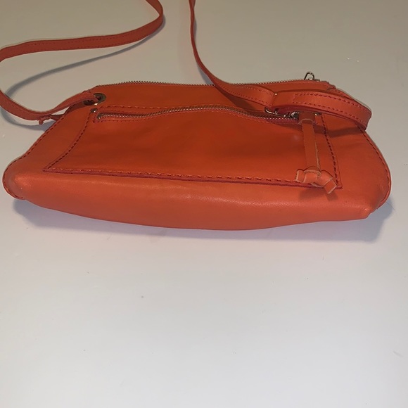Roots Canada Orange Pebbled Leather Crossbody Bag - Picture 6 of 12